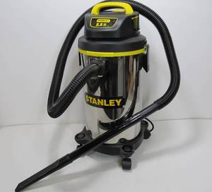 lot 176 image: Working STANLEY 5.5hp Vacuum 