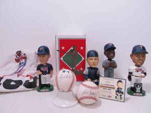 lot 251 image: Lot of MN TWINS Bobbleheads Autographed Baseballs & T-Shirt