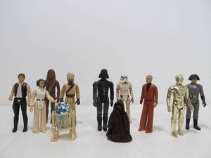 lot 257 image: Lot of 11 of The Original 12 1970s STAR WARS Action Figures