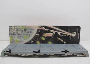 lot 266 image: Rare Vintage 1977 STAR WARS Original 12 Action Figure Display Stand