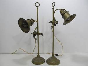 lot 289 image: Vintage Adjustable Brass Lamps Sconces