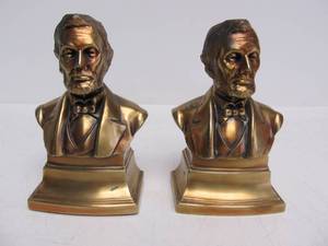 lot 75 image: Signed Pair of Vintage Brass ABRAHAM LINCOLN Bookends