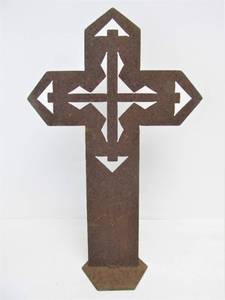 lot 76 image: Large Metal Cross 