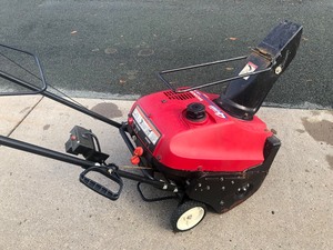 lot 168 image: Working HONDA Model HS-520 Snowblower