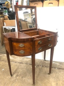 lot 175 image: Nice Antique Federal Style Vanity Desk Table