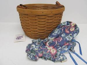 lot 22 image: Large LONGABERGER Hostess Collection Flower Basket