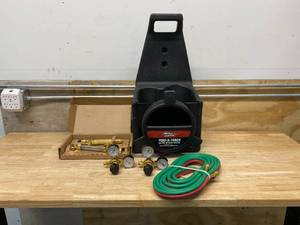 lot 44 image: LINCOLN ELECTRIC Port-A-Torch Kit with 316 in. x 12 ft. Hose, for Cutting Welding and Brazing (tanks not included)