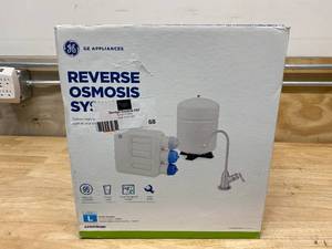 lot 68 image: GE Under Sink Reverse Osmosis Water Filtration System (missing faucet)