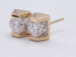 lot 3 image: Splendid .80 Carat Diamond Stud Estate Earrings in 14k Yellow Gold $3150 Retail