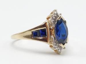 lot 19 image: Beautiful 1 14 Carat Blue Sapphire and Diamond Estate Ring in Yellow Gold $2400 Retail