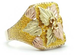 lot 24 image: Large XL Black Hills Gold Textured Ring in Tri Colored Gold