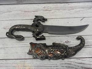 lot 14 image: Unique Fantasy Ornate Knife 17 Overall Length