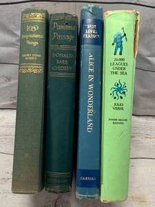 lot 21 image: Lot of 4 Vintage Classic Books