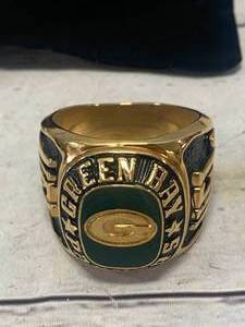 lot 82 image: Large Green Bay Packers Ring