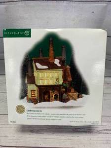 lot 88 image: Vintage Hand Numbered Dept. 56 Cattle Glassworks