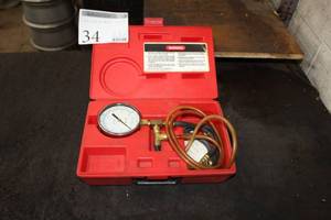 lot 34 image: Snap-on Fuel Injection Pressure Gauge Set MT337A, Case PB49