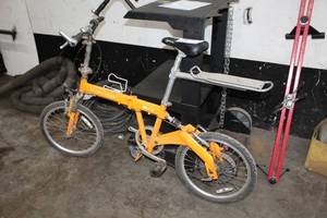 lot 50 image: Downtube VIII F S Folding Bicycle
