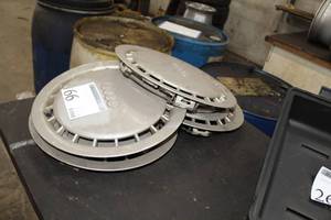 lot 66 image: Lot of (4) Audi Hubcaps