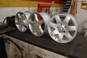 lot 67 image: Lot of (3) BMW 5-Lug Wheels 7Jx16H2
