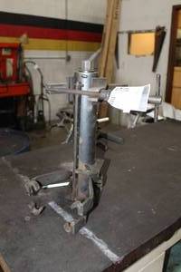 lot 41 image: StrutSpring Compressor