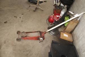 lot 10 image: Hydraulic Floor Jack