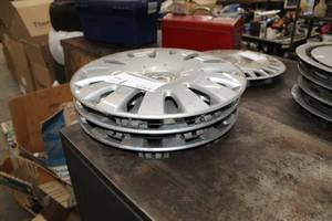 lot 71 image: Lot of (3) VW Hubcaps