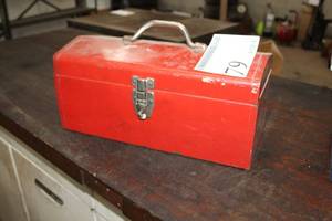 lot 79 image: Metal Toolbox with Tool Tray