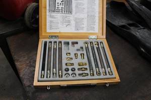lot 123 image: Lubro Moly Universal Adapter Kit 2014