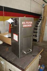lot 19 image: John Dow Industries, Inc. Oil Filter Crusher