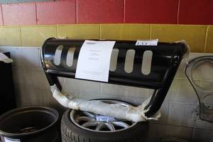lot 133 image: 1999-2006 Toyota TundraSequoia Bull Bar