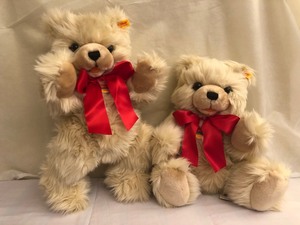 lot 6 image: Two Steiff Teddy Bears- Cosy Friends