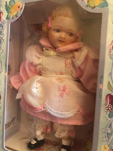lot 29 image: Marie Osmond Greeting Card Doll -A Childs Song