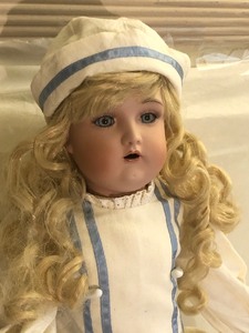 lot 41 image: Marie Osmond Porcelain Jointed Doll
