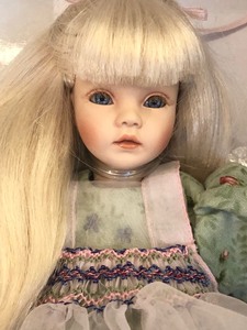lot 53 image: Paulines Doll