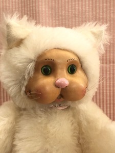 lot 132 image: Robert Raikes White Mohair Kitty