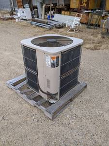 lot 502 image: Lennox AC Unit - Model HS-23-653-1Y - 3 Phase