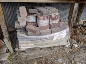 lot 524 image: Pallet of Brick