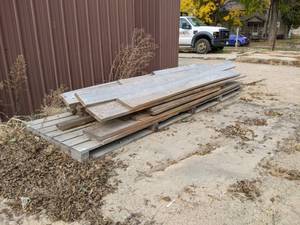 lot 532 image: Large Pallet of Wood & Lumber