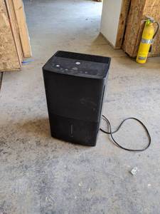 lot 560 image: GE Dehumidifier - Model ADEL7070LWL1