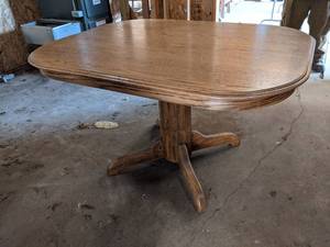 lot 568 image: Wood Dining  Kitchen Table