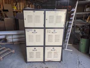 lot 589 image: Metal CabinetsLockers
