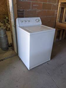 lot 596 image: Whirlpool Ultimate Care II Washing Machine