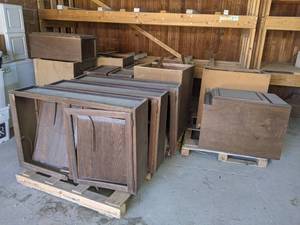 lot 607 image: (4) Pallets of Cabinetry
