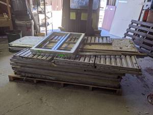 lot 613 image: Pallet of Stainless & Aluminum