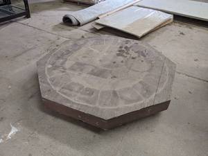 lot 621 image: Rolling Octagon Cart