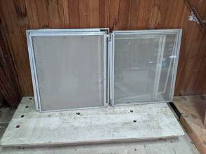 lot 634 image: Lot of (11) Assorted Aluminum Windows & Screens