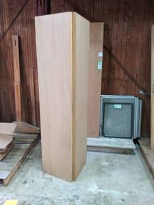 lot 636 image: 36 Hollow Core Bi-Fold Door