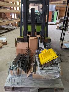 lot 656 image: Pallet of Peg Hooks and Accessories