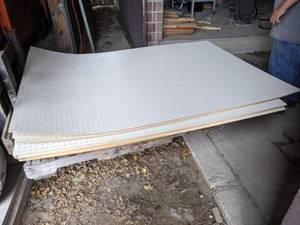 lot 657 image: Pallet of Peg Board