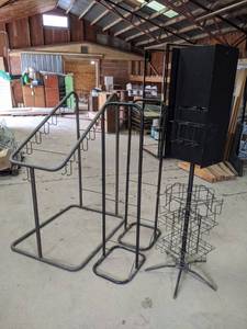 lot 676 image: Metal Racking & Spinning Literature Holder